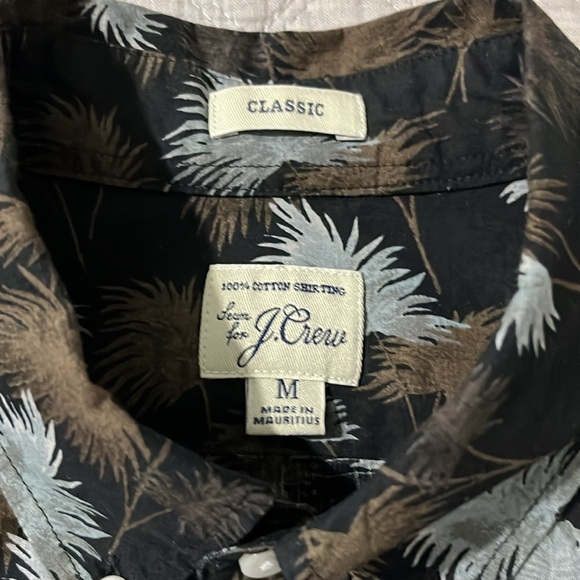 Like NEW w/o tags J.crew Short Sleeve Button Down Shirt - Picture 2 of 3